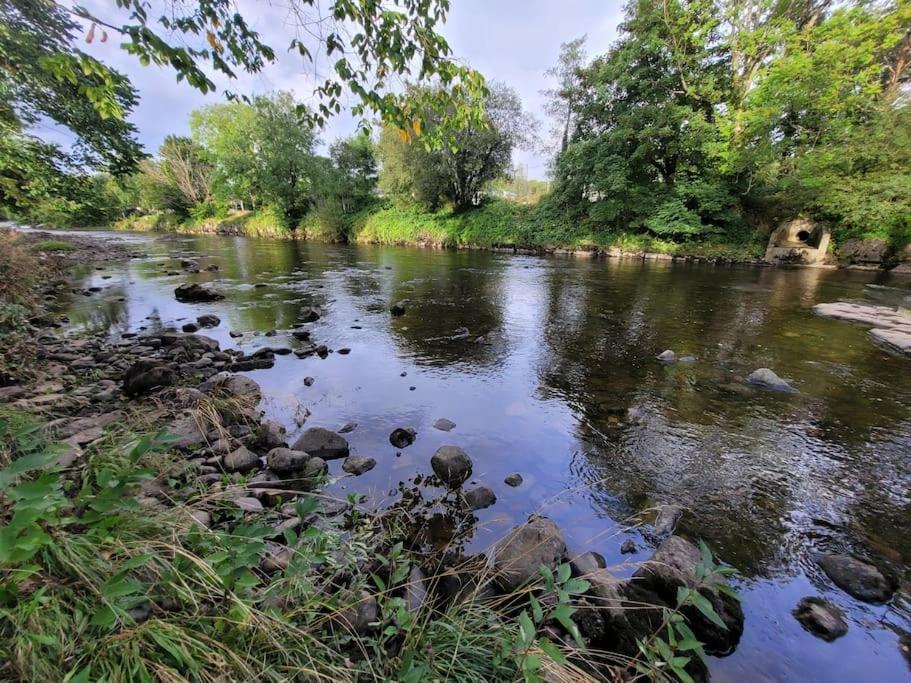 Riverside Bungalow - Direct River Access! Ystradgynlais Exteriör bild