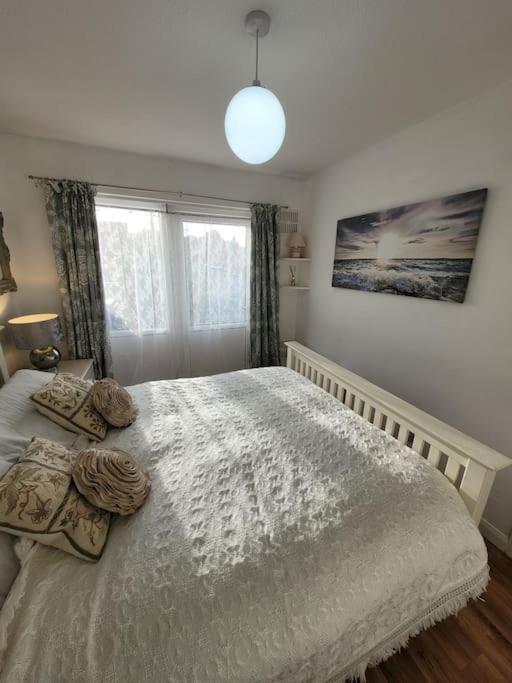 Riverside Bungalow - Direct River Access! Ystradgynlais Exteriör bild