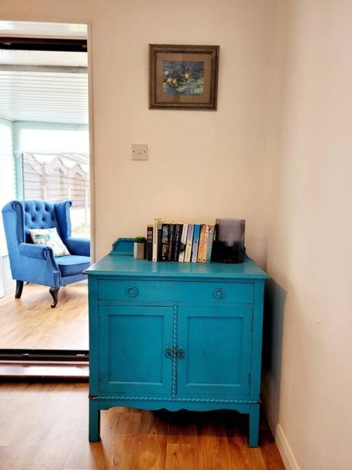 Riverside Bungalow - Direct River Access! Ystradgynlais Exteriör bild